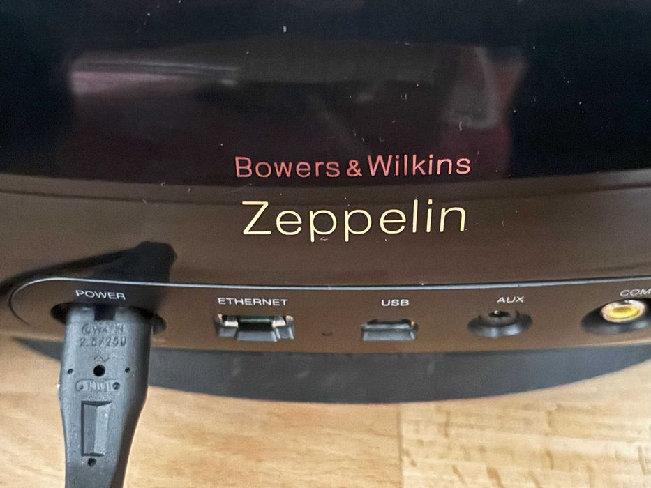 Sprzedam głośnik B&W Zeppelin Air + iPod Nano 5th Gen +pilot PROMOCJA!