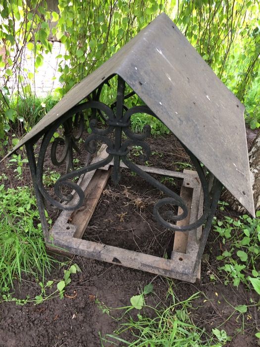 Продам кований дах на димохід