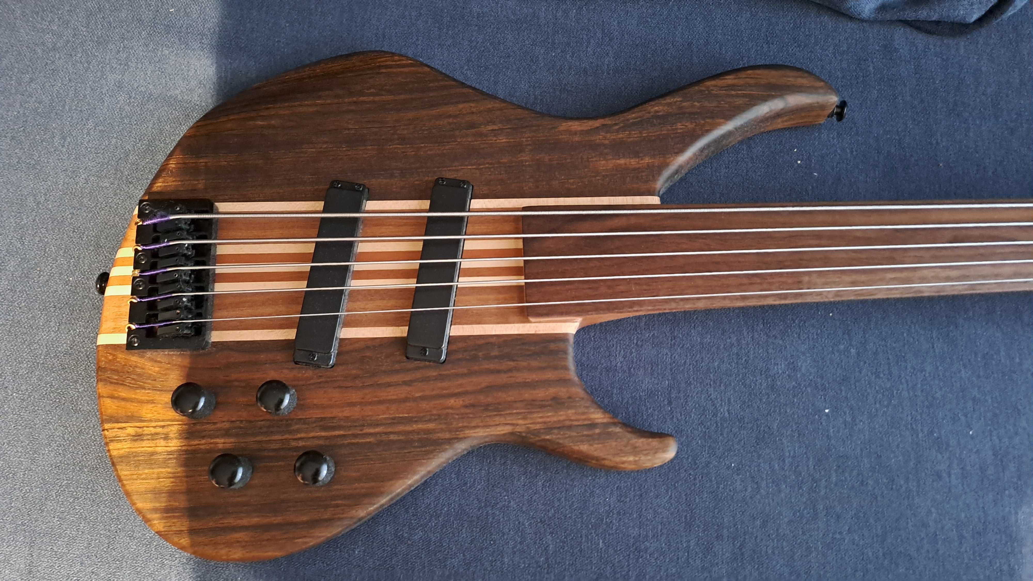 Gitara basowa bas harley benton hbz-2005fl bezprogowa, fretless