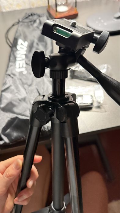 Штатив , тримач, тринога