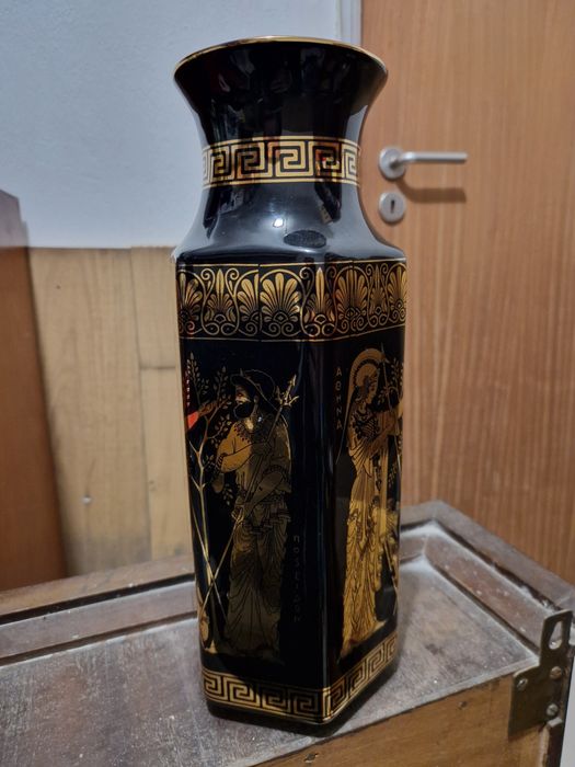 Vaso de cerâmica estilo grego