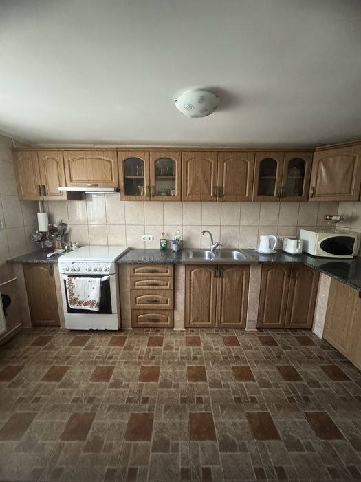 Продам 2/3 будинка в м. Сокаль