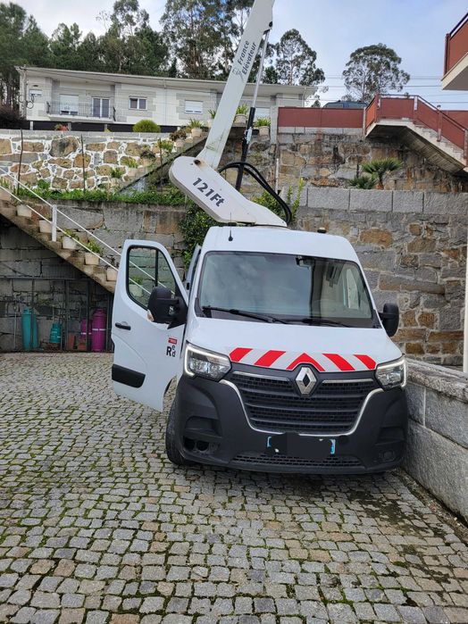 Renault master com grua cesta