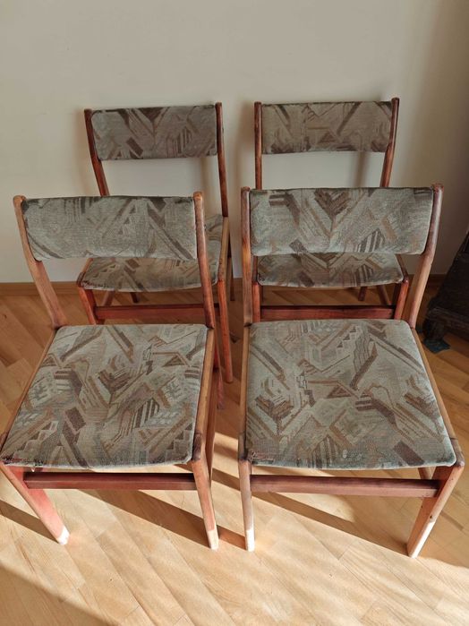 Krzesło, komplet czterech krzeseł