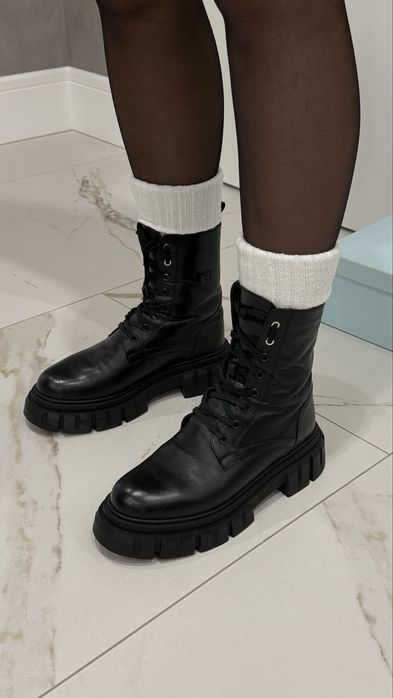 Продам італійські зимові чоботи Helena Soretti 39 р.