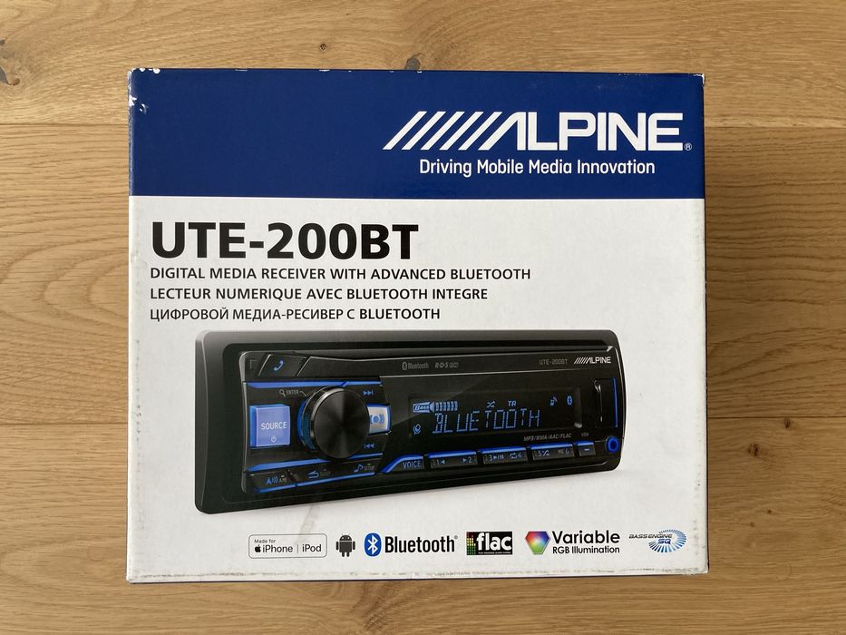 Rádio 1DIN Alpine UTE200BT
