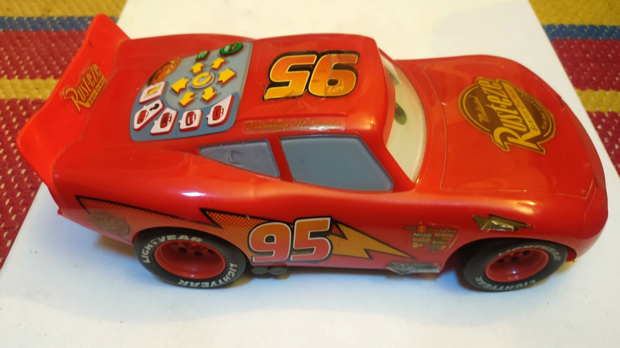 Faisca McQueen carro criança avariado