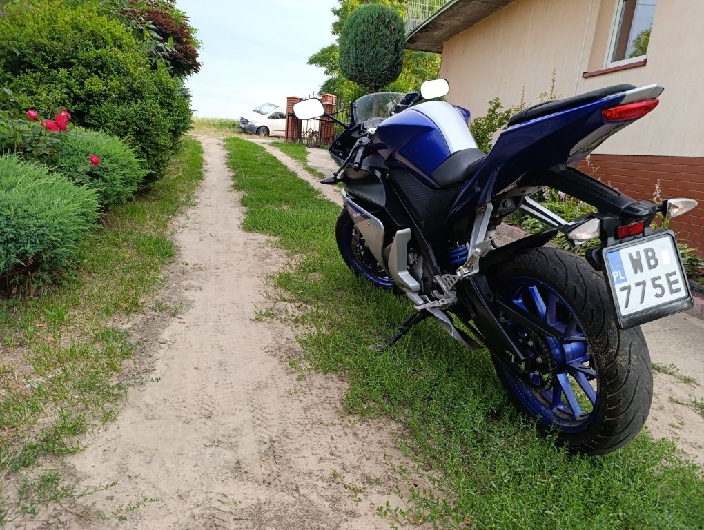 Yamaha 125 r yzf