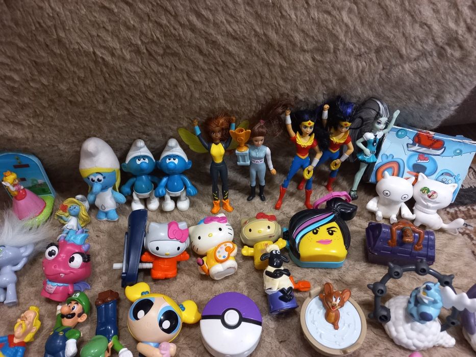 Игрушки макдональдс, кити, смурфик, пони, глазастики