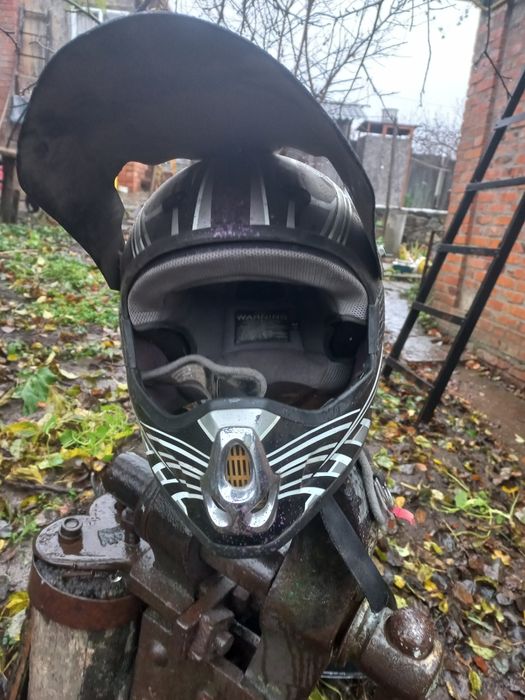 Продам кроссовый шлем