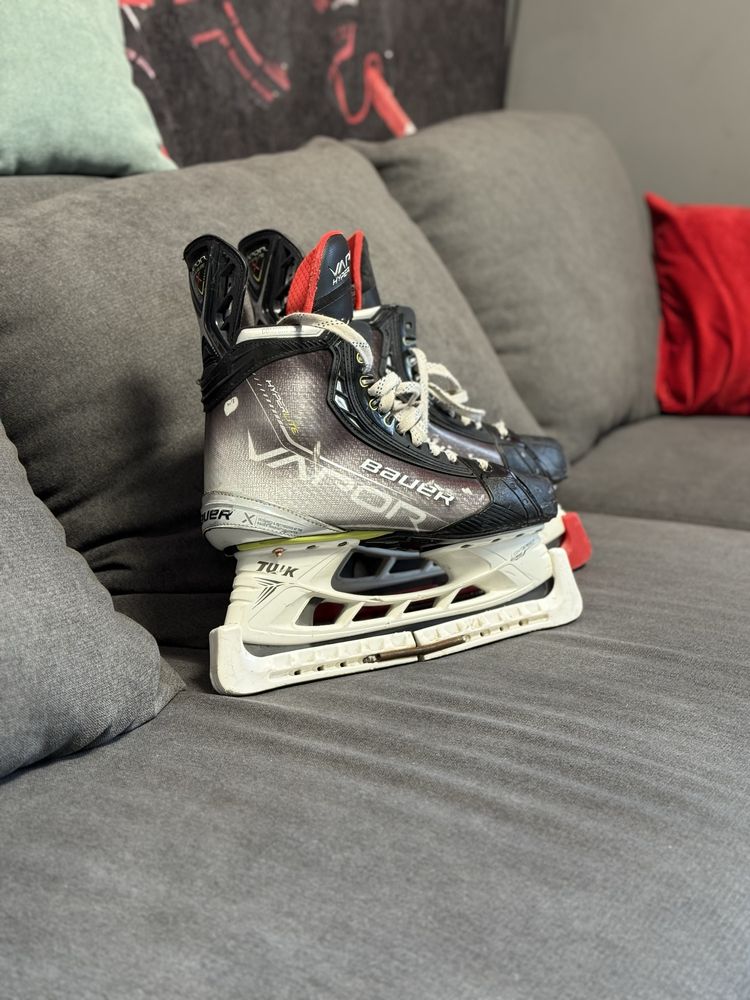 Продам хокейні ковзани Bauer Vapor Hyperlite, розмір 9.5 Fit 2