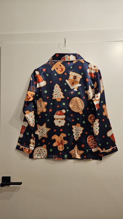 Satynowa piżama świąteczna granatowa mikołaje choinki gwiazdy