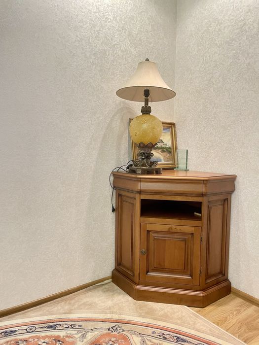 Тумба угловая натуральное дерево