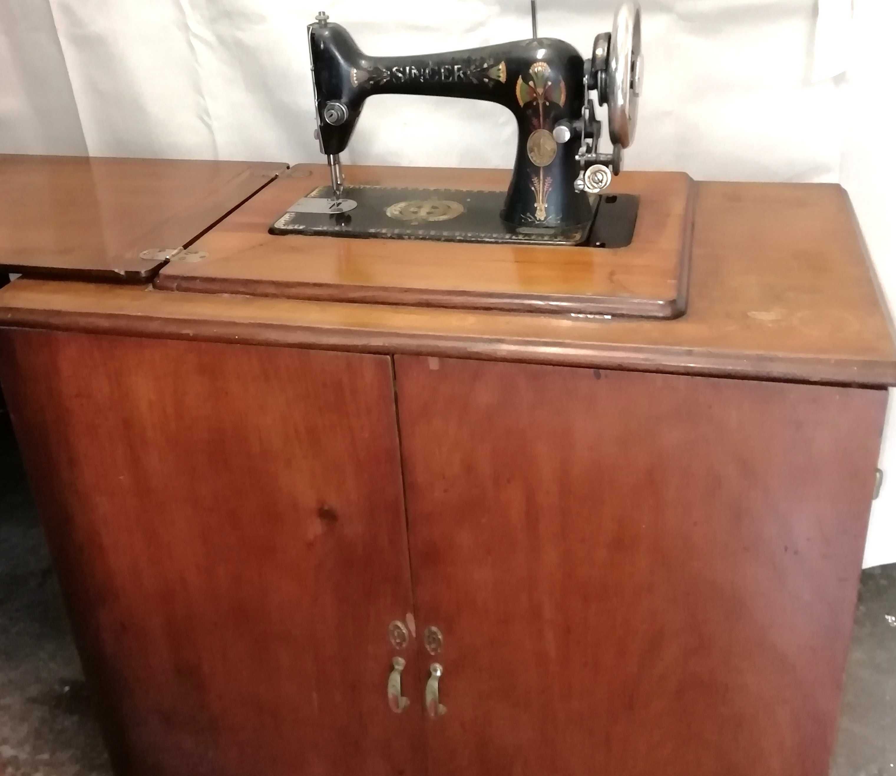 Máquina de costura antiga Singer 66K de 1910