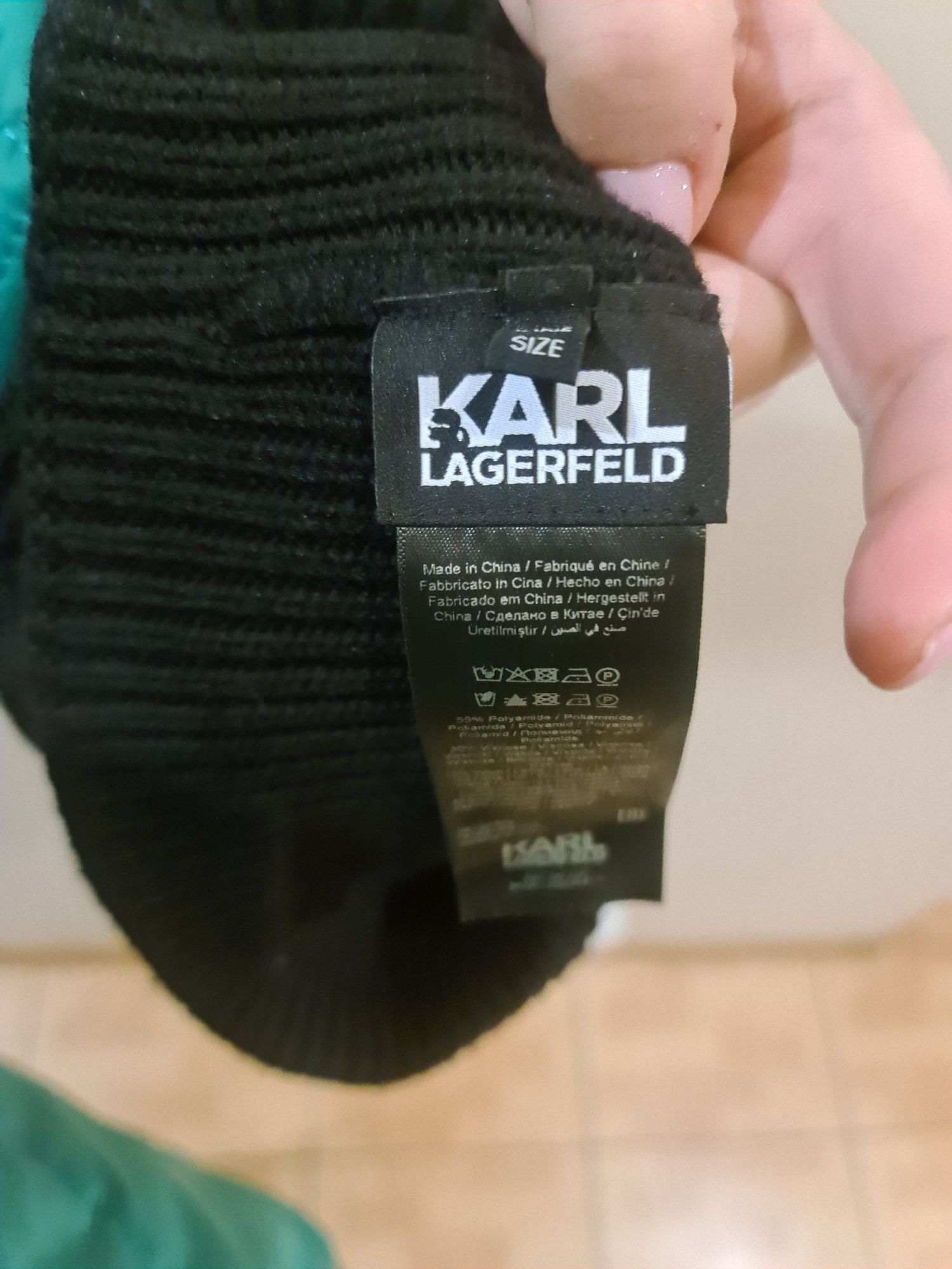 Czapka Karl Lagerfeld czarna zimowa
