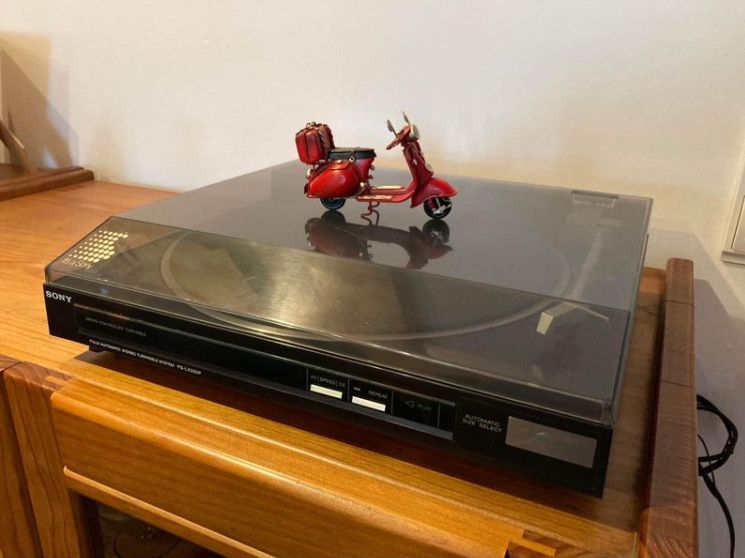Gira discos vinil prato Sony PS-LX330
