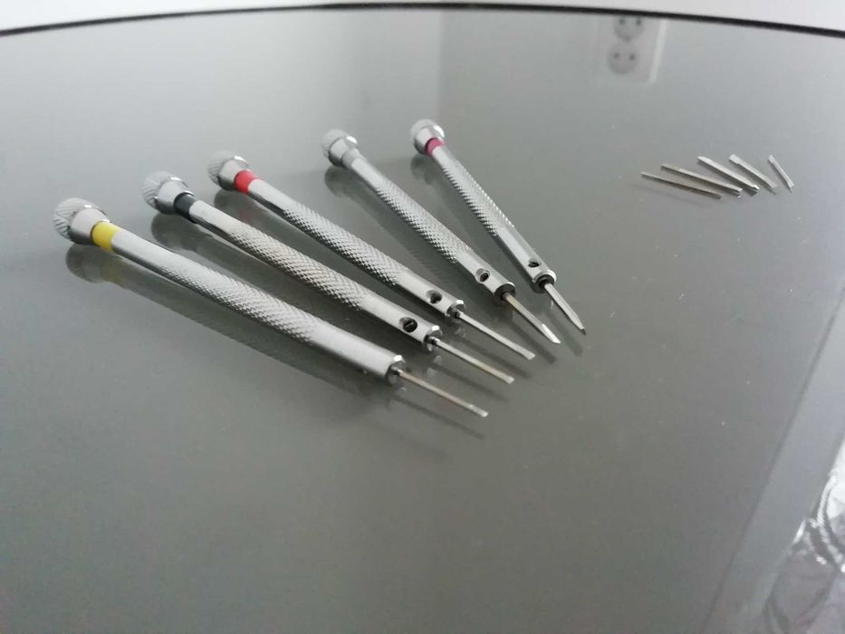 Wkrętaki zegarmistrzowskie - zestaw 5 sztuk + groty wymienne