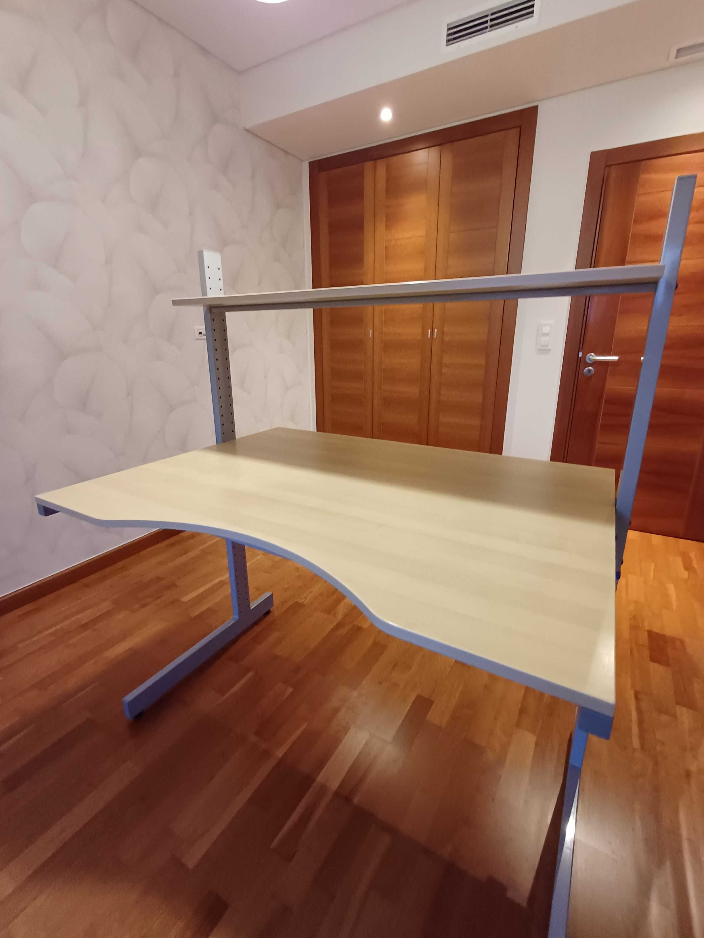 Secretária  Ikea