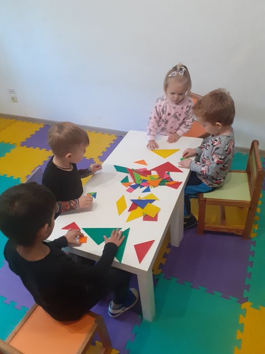 Дитячий клуб запрошує діток від 2-6років повний і непоганий день