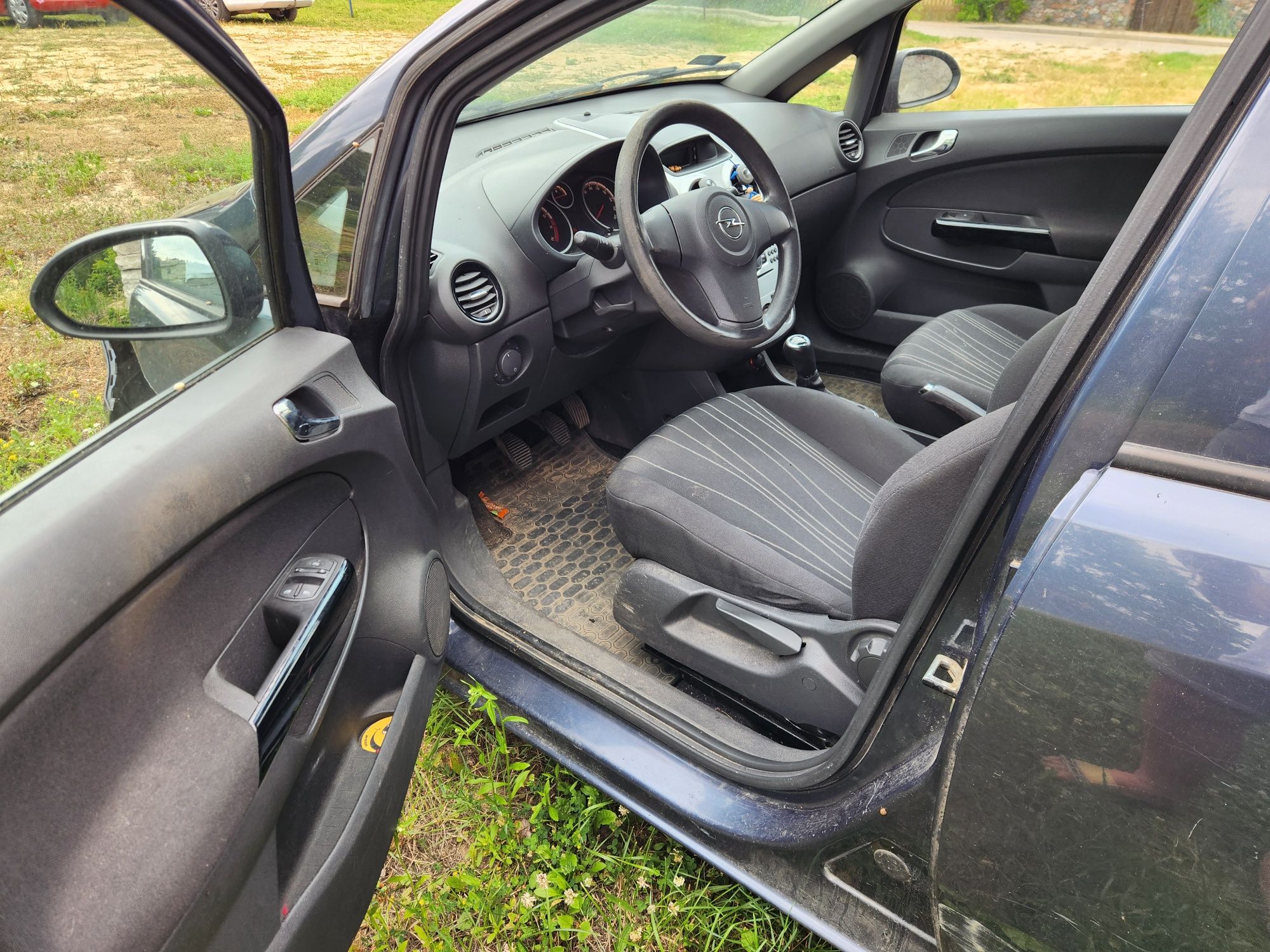 Opel Corsa D 1.4 benzyna 1wszy wlasciciel salon Polska 102tys.km klima