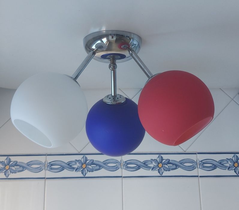 Candeeiro de teto c/ 3 globos