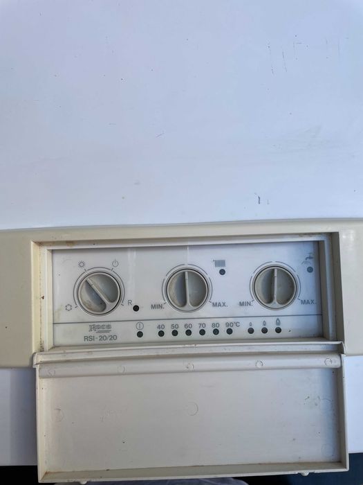 Caldeira Gás Roca + Radiadores aquecimento central