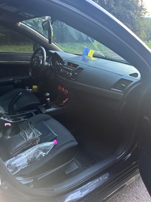 Mitsubishi lancer 10