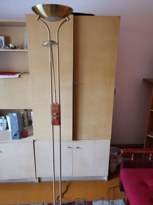 Sprzedam  lampę stojącą.