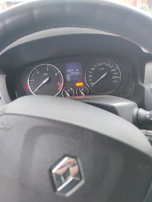 Продам renault laguna 2010 год