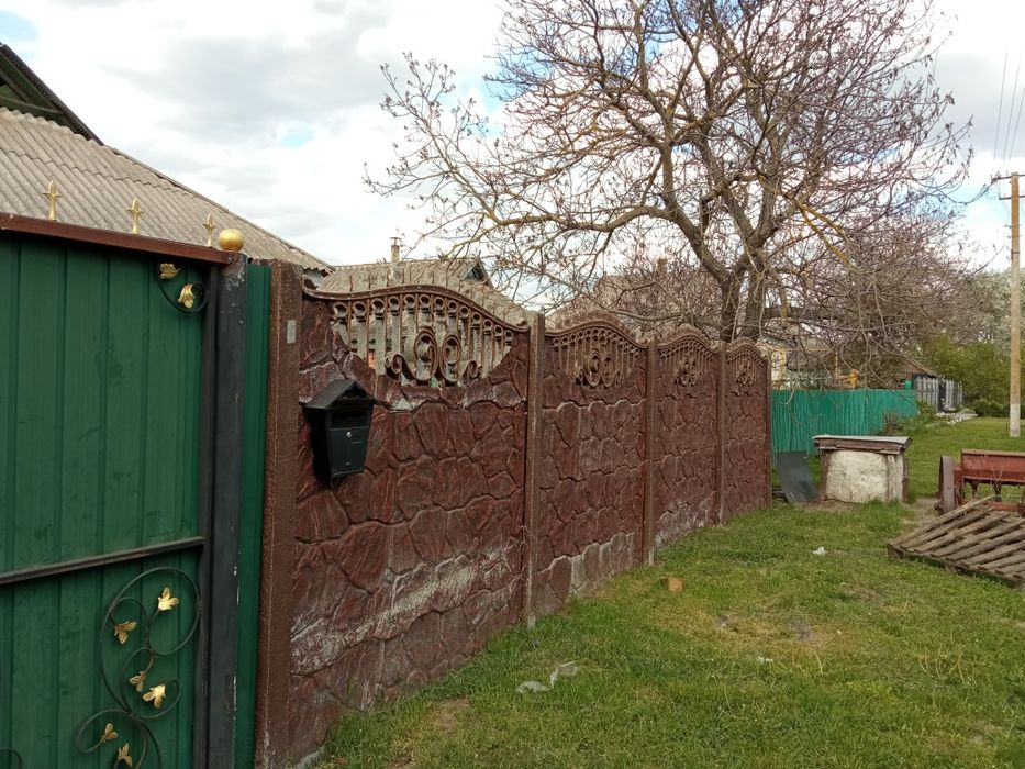 Продам будинок, з велик,учасником,,ціна дог