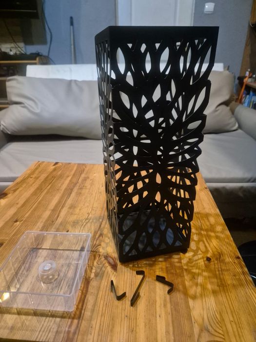 Metalowy stojak na parasol songmics