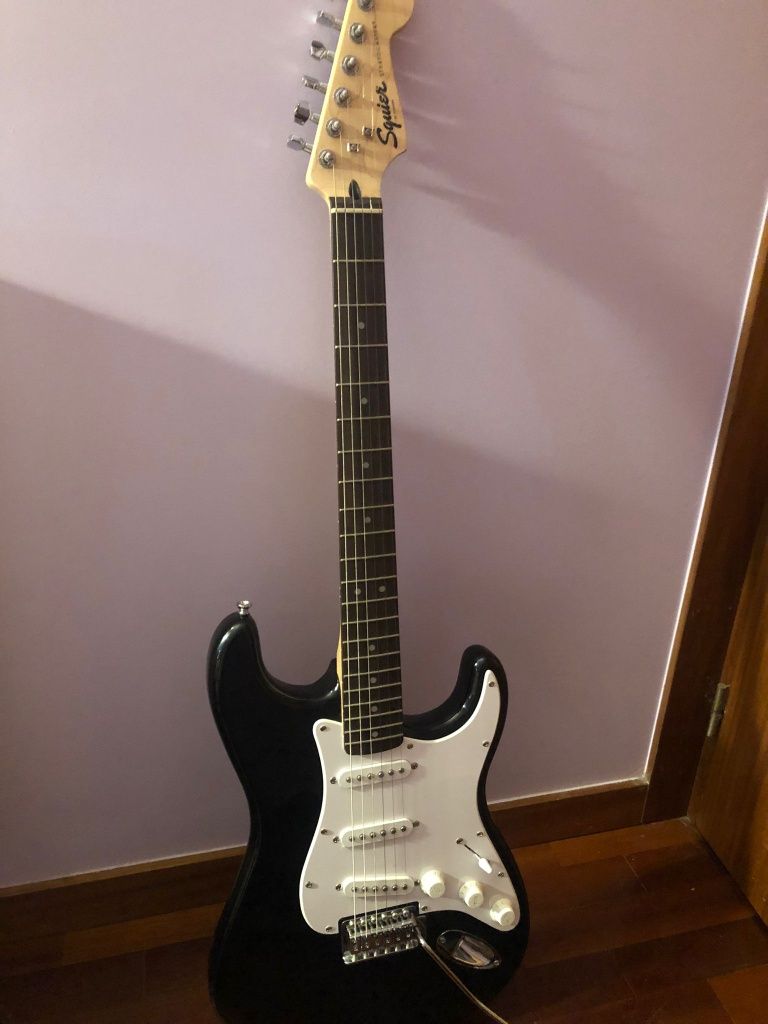 Guitarra Elétrica Fender