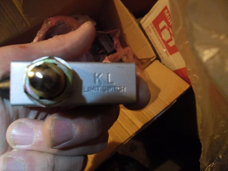 Концевые выключатели AH-7310 Highly 10А, 250В(Highlywell Limit switch)