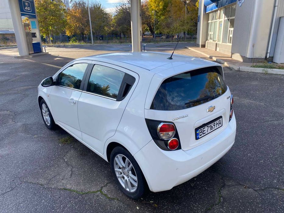 Chevrolet Aveo 2012 року 1.2/бензин