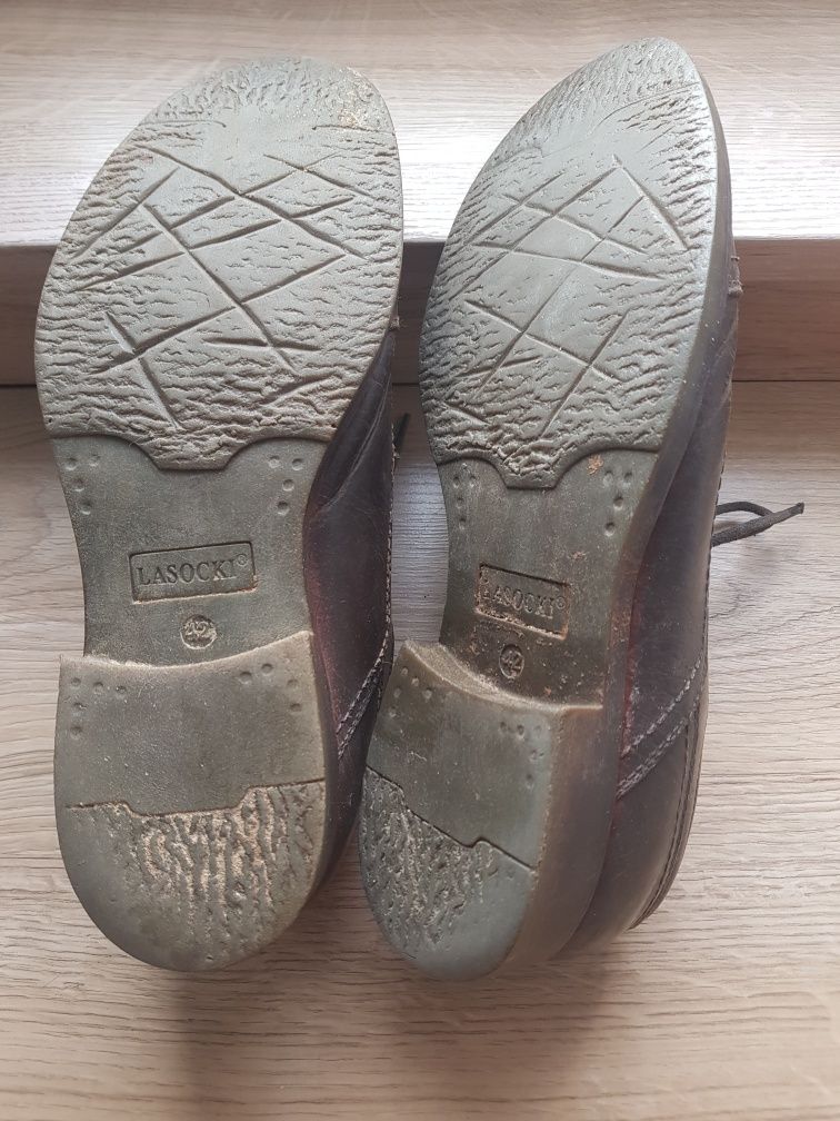 Skorzane ze skóry naturalnej buty meskie marki Lasocki rozmiar 42/43.