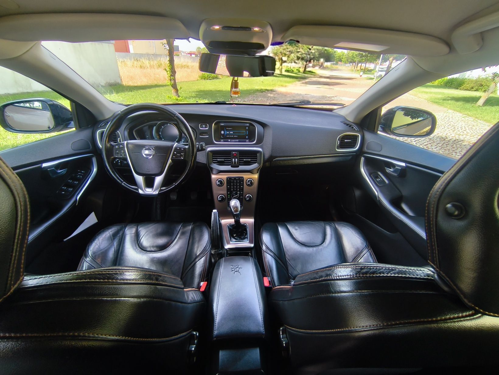 Volvo v40 Cross country