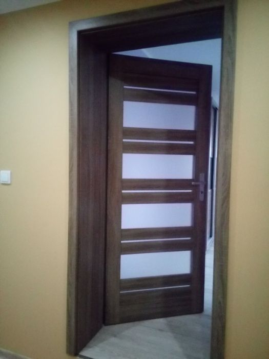 DRZWI modułowe z kamuflażem (ościeżnicą nakładkową) odporne na rysy