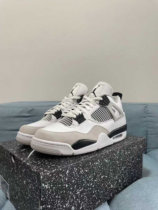 Buty Trampk Jordan 4 Retro military black R.41