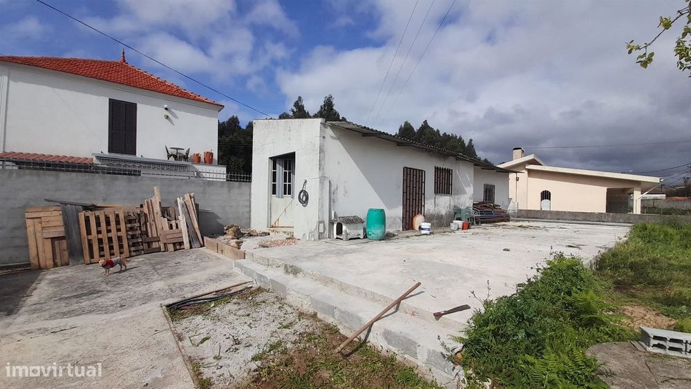 Moradia Térrea, em S. Paio de Oleiros, concelho de Santa Maria da Feir