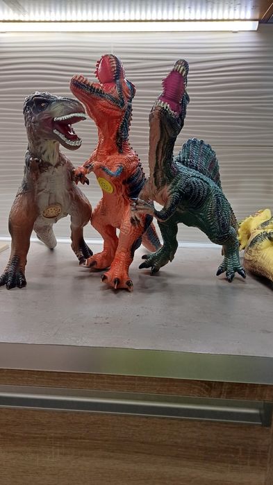3sztDuże gumowe z dzwiekiem Dinozaury
