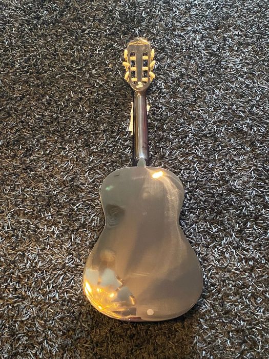 Guitarra acústica para crianças