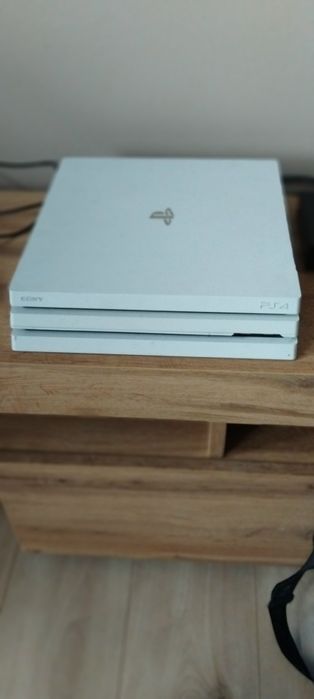 Zestaw ps4 pro 2TB