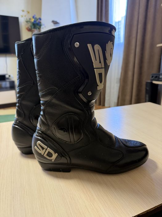 Мотоботы. Ботинки мотоциклетные
