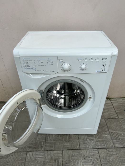 Стиральная машина Indesit на 5 кг IWSB5093.Гарантия!