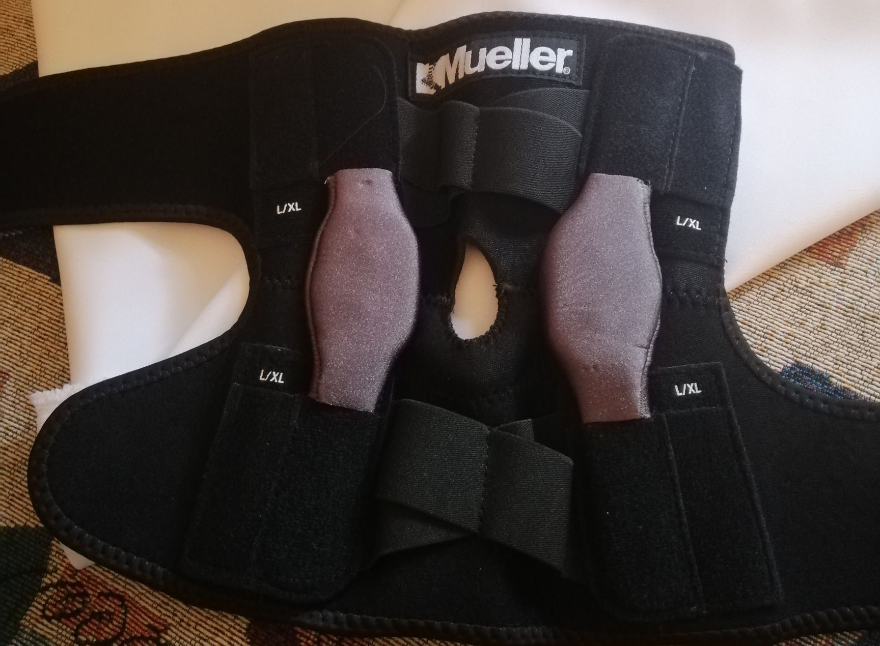 Регулируемый шарнирный коленный бандаж Mueller Sports Medicine, черный