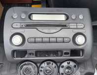 Vendo auto radio Honda jazz