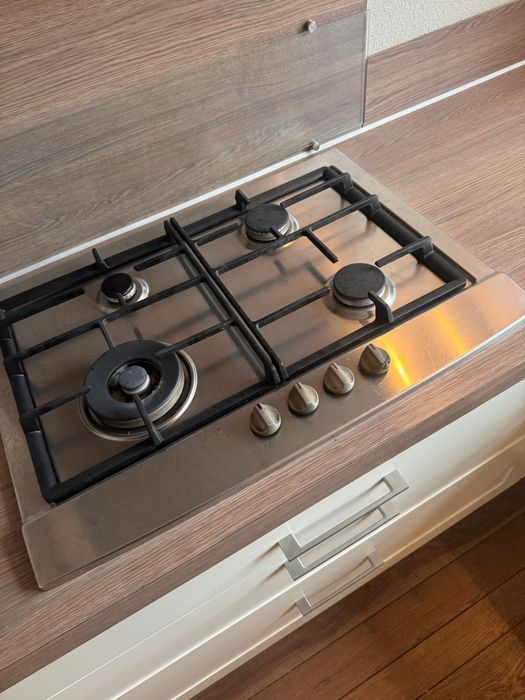 Nowoczesna kuchnia z kompletnym AGD Bosch i Elektrolux
