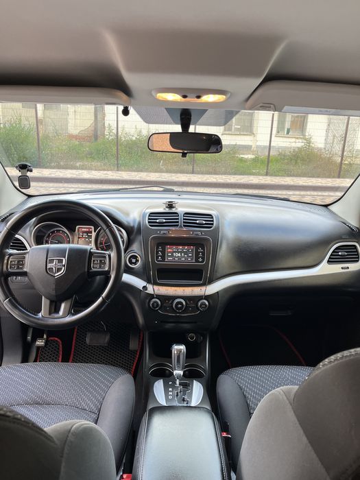 Dodge Journey 2017 — авто, створене для доріг та вражень.