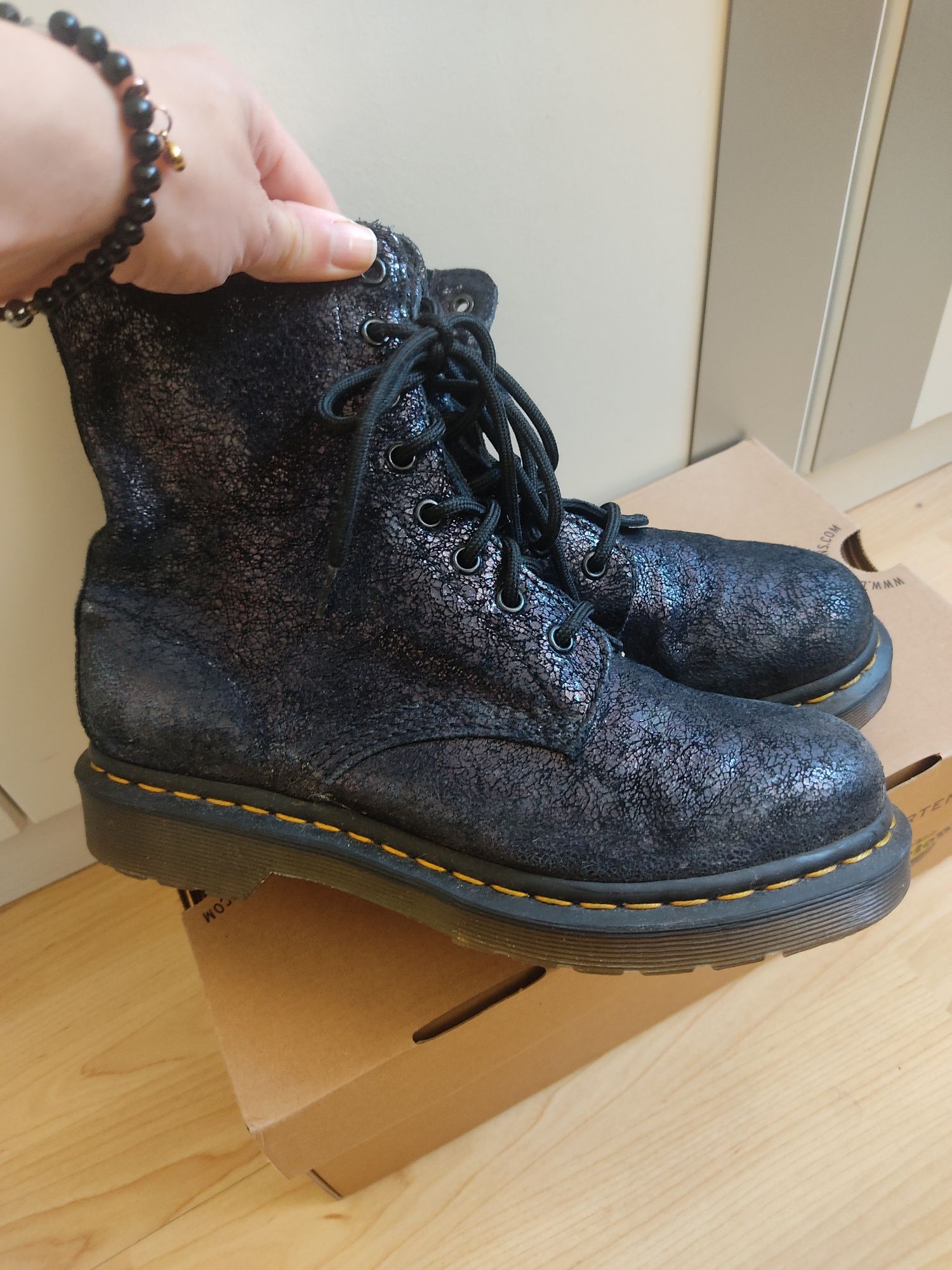 Dr Martens Pascal 1460, granatowe, błyszczące, rozmiar 39