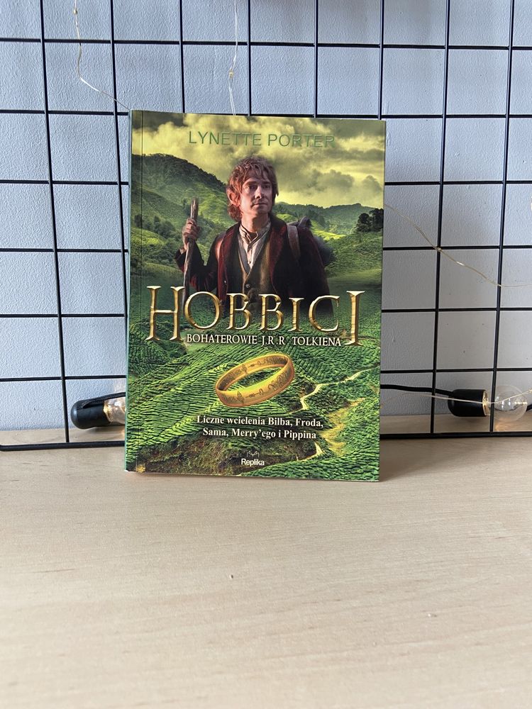 Hobbici - Bohaterowie J. R. R. Tolkiena - Lynette Porter